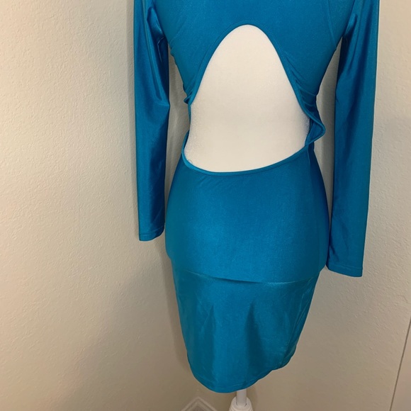 Blue deep plunge dress with open back - Picture 4 of 8